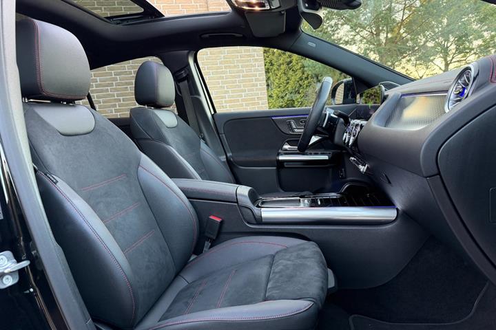 Sort Mercedes EQA250+ fra 2025