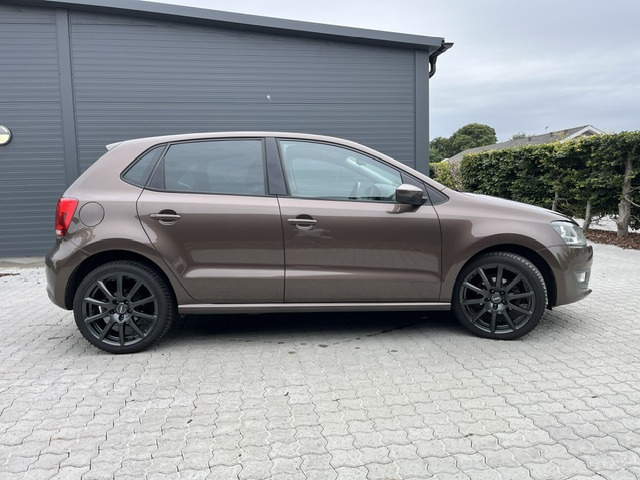 Brun VW Polo fra 2013