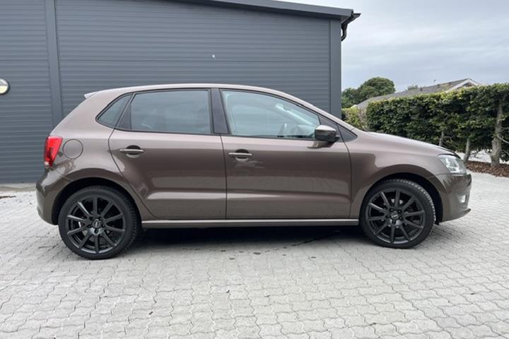 Brun VW Polo fra 2013