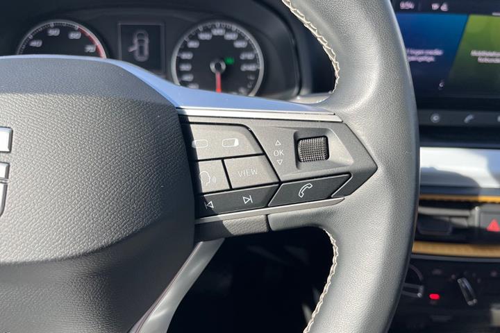 Blå Seat Arona fra 2022