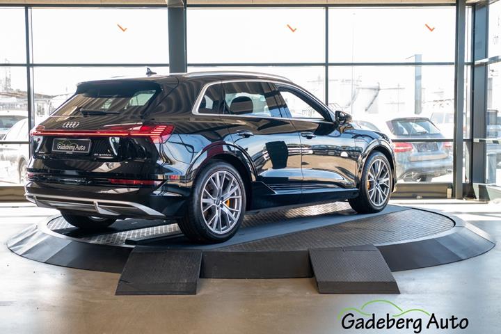 Sort Audi e-tron fra 2020