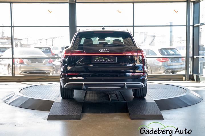 Sort Audi e-tron fra 2020