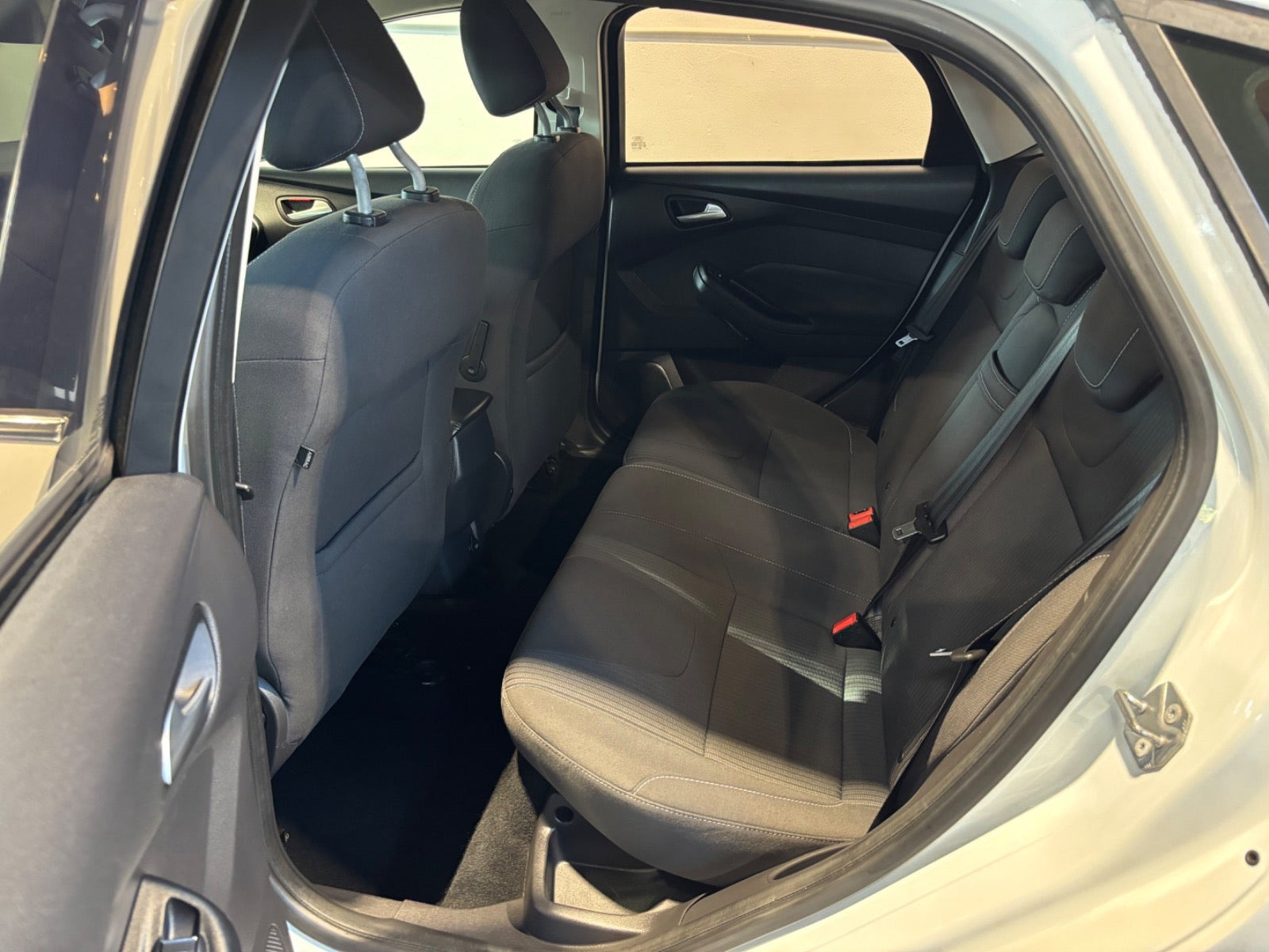Hvid Ford Focus fra 2012