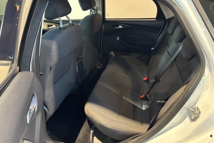 Hvid Ford Focus fra 2012