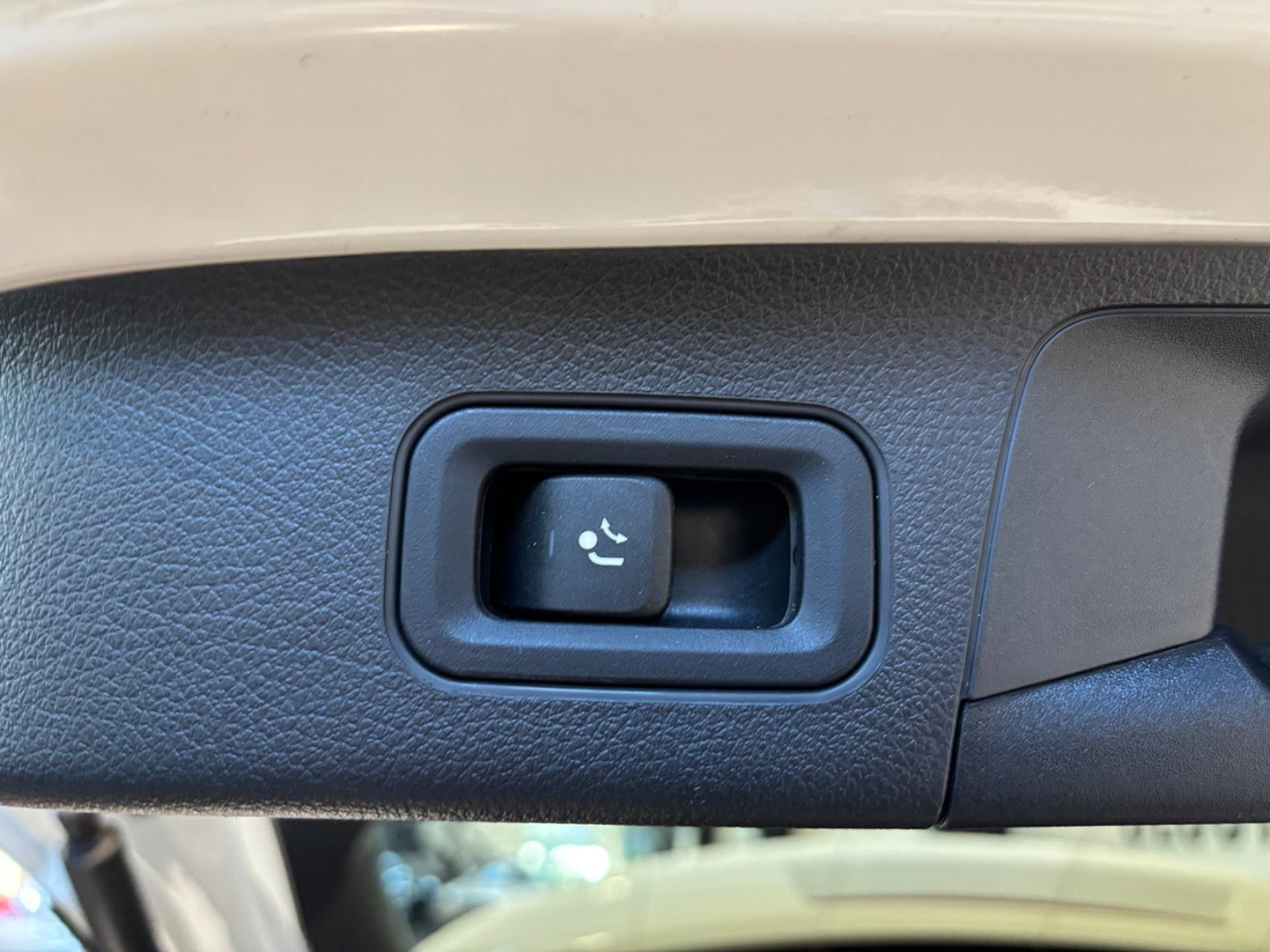 Hvid Mercedes EQA250 fra 2021