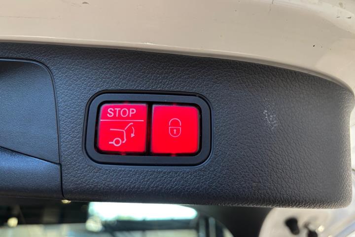Hvid Mercedes EQA250 fra 2021