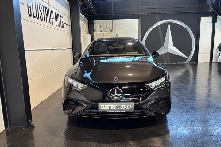 Grå Mercedes EQE350+ fra 2022