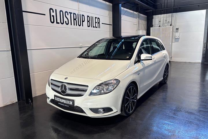 Hvid Mercedes B200 fra 2012