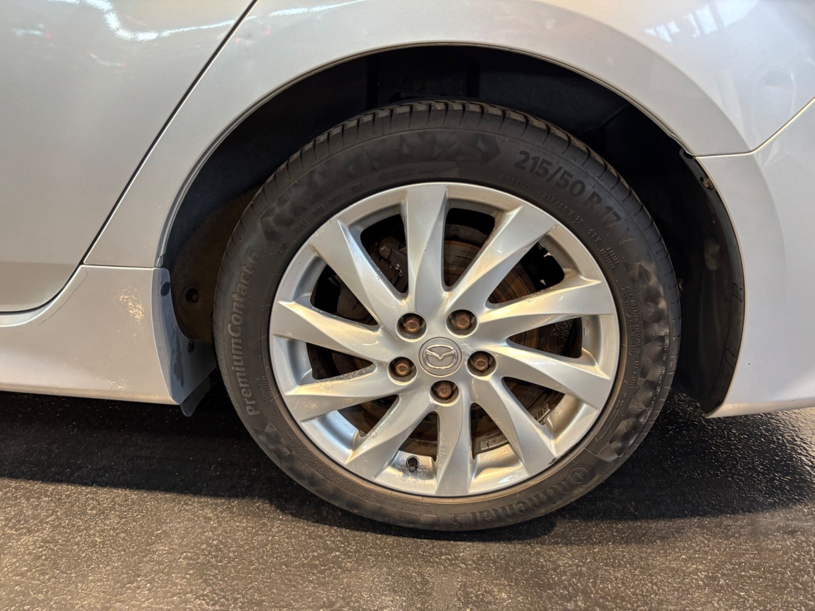 Sølv Mazda 6 fra 2010