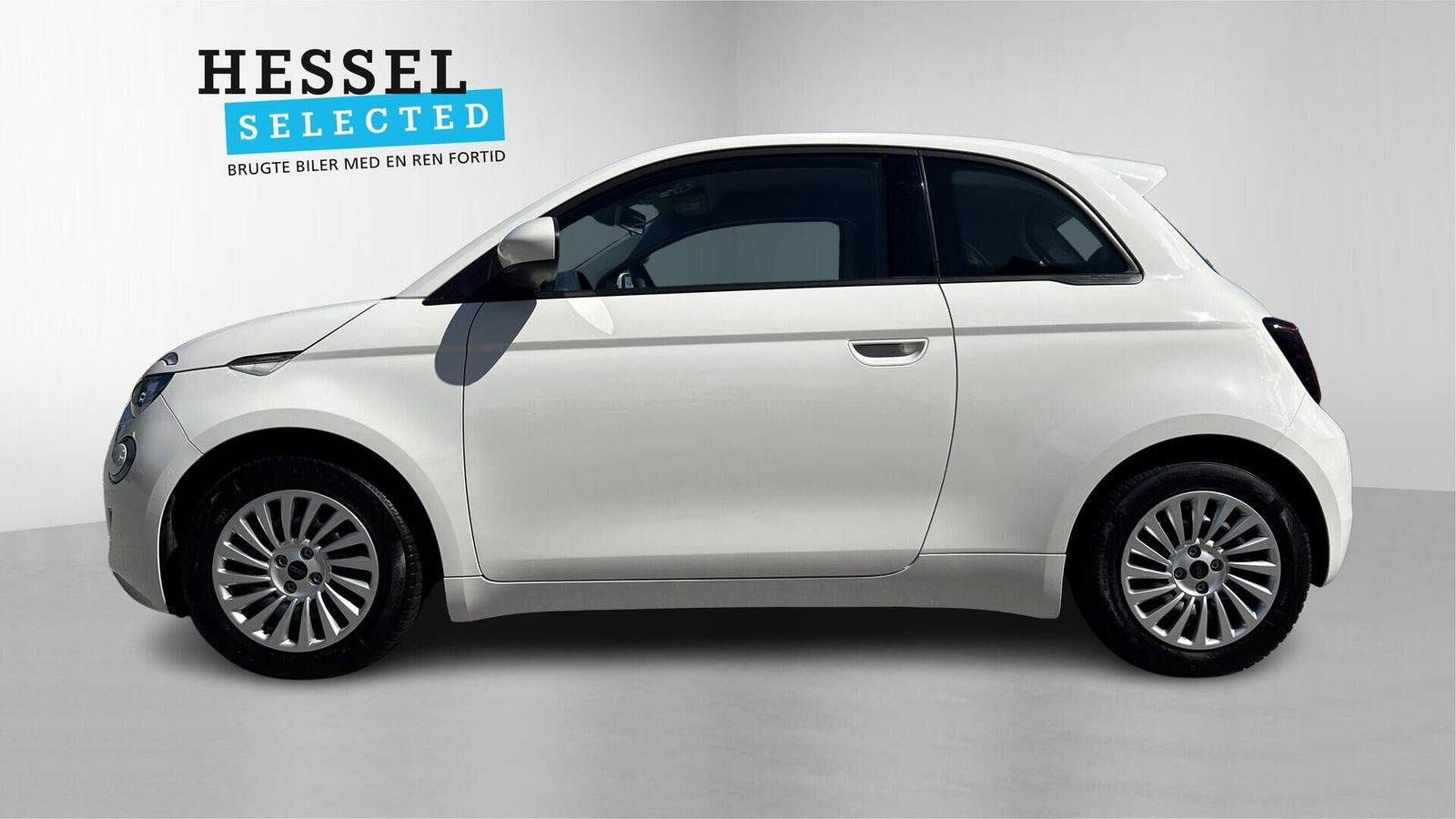 Hvid Fiat 500e fra 2023