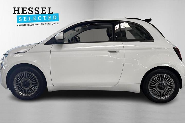 Hvid Fiat 500e fra 2023