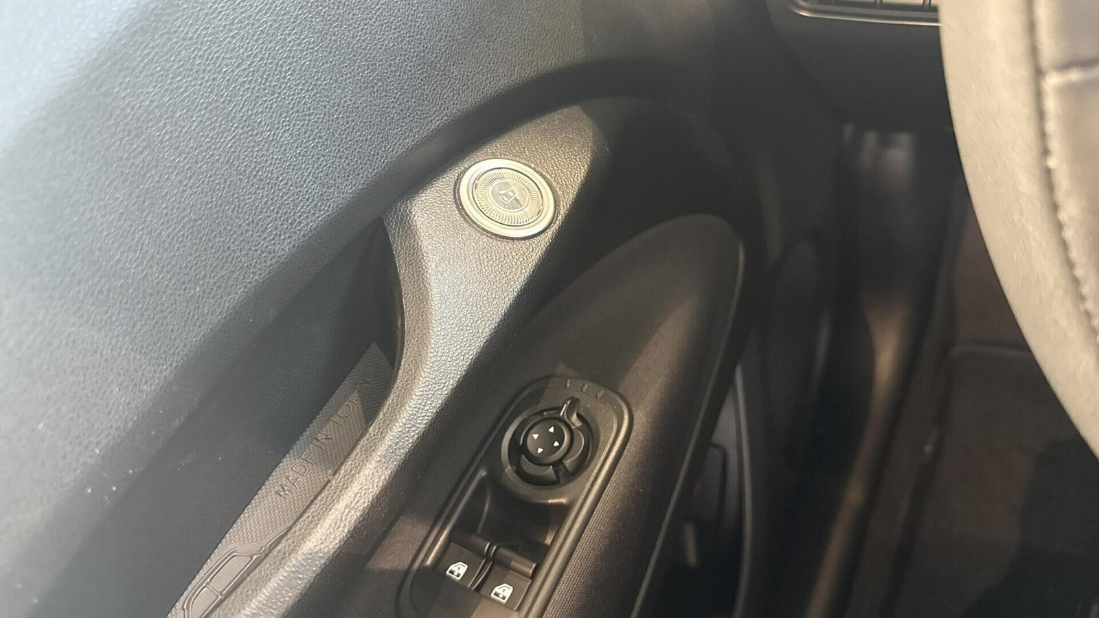 Hvid Fiat 500e fra 2023