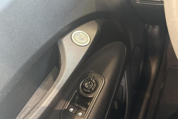 Hvid Fiat 500e fra 2023