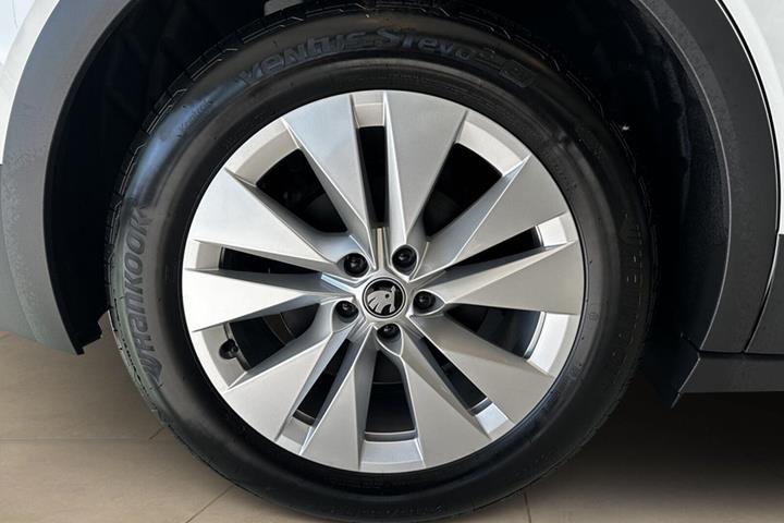 Hvid Skoda Elroq fra 2026