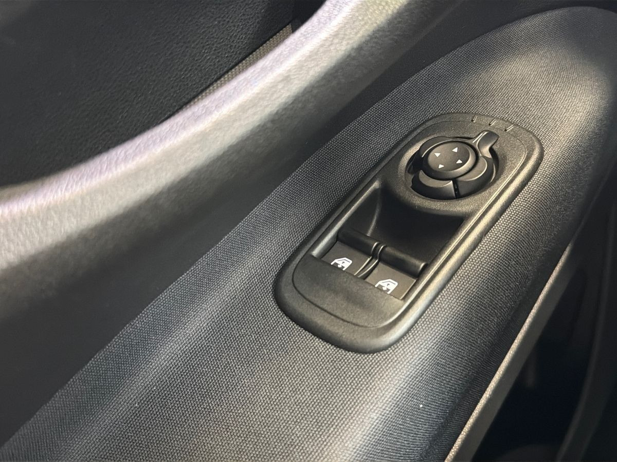 Hvid Fiat 500e fra 2023