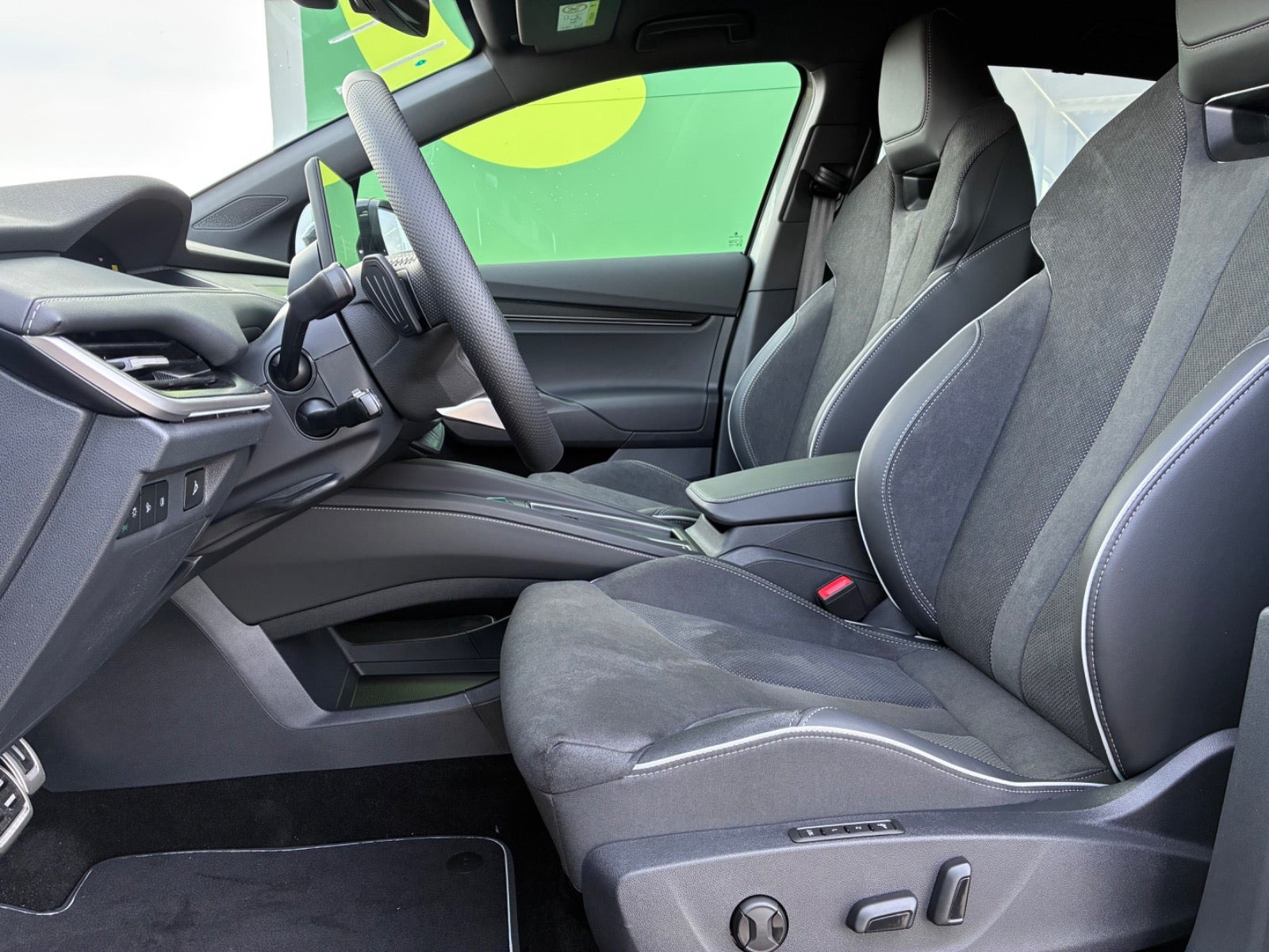 Grå Skoda Elroq fra 2027