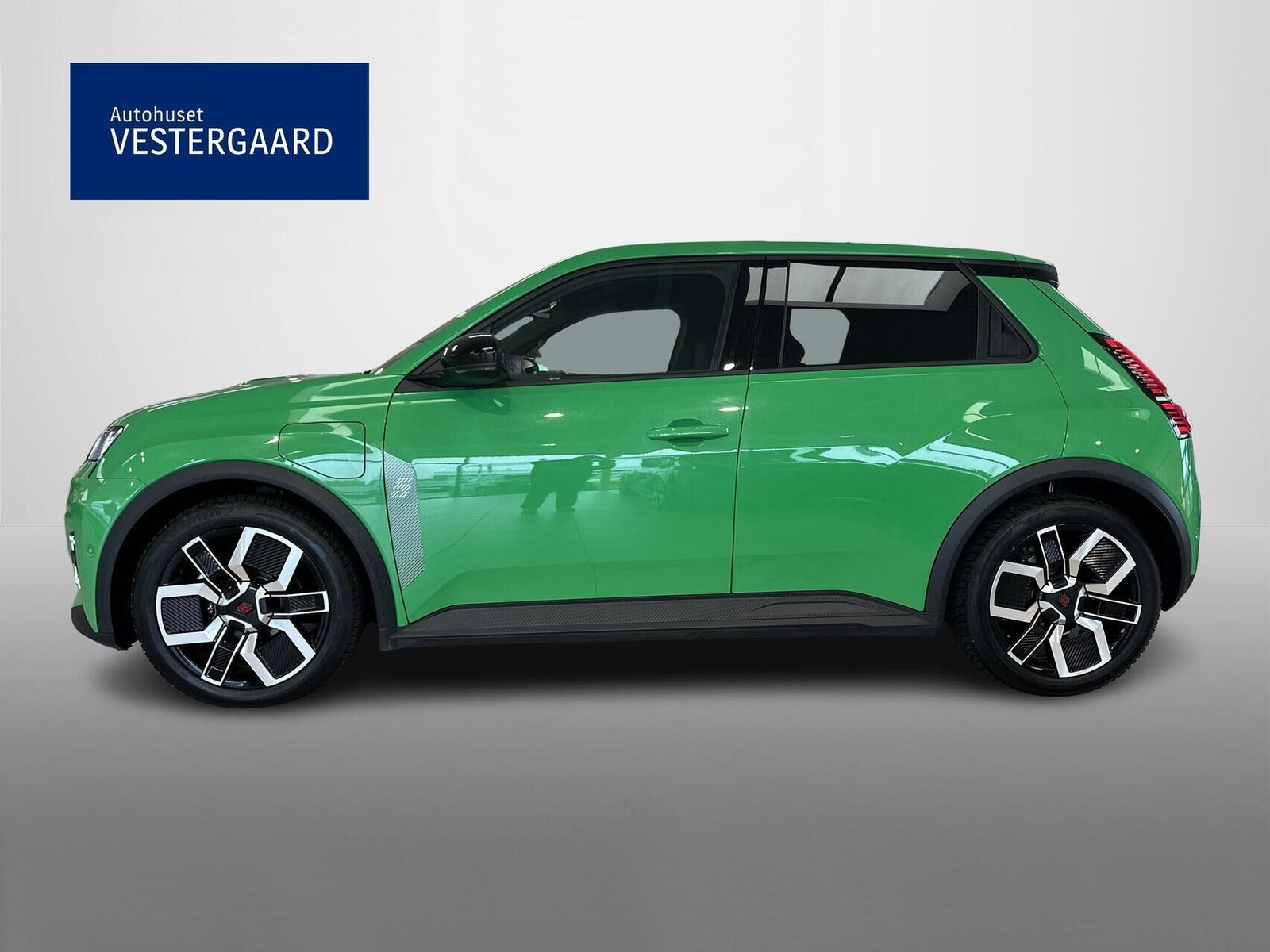 Grøn Renault 5 E-Tech fra 2025