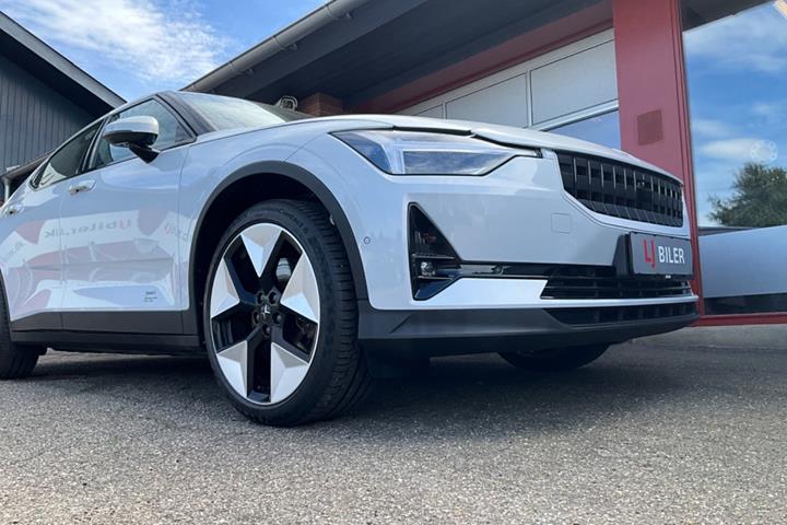 Hvid Polestar 2 fra 2023