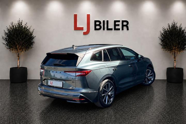 Grå Skoda Enyaq fra 2021