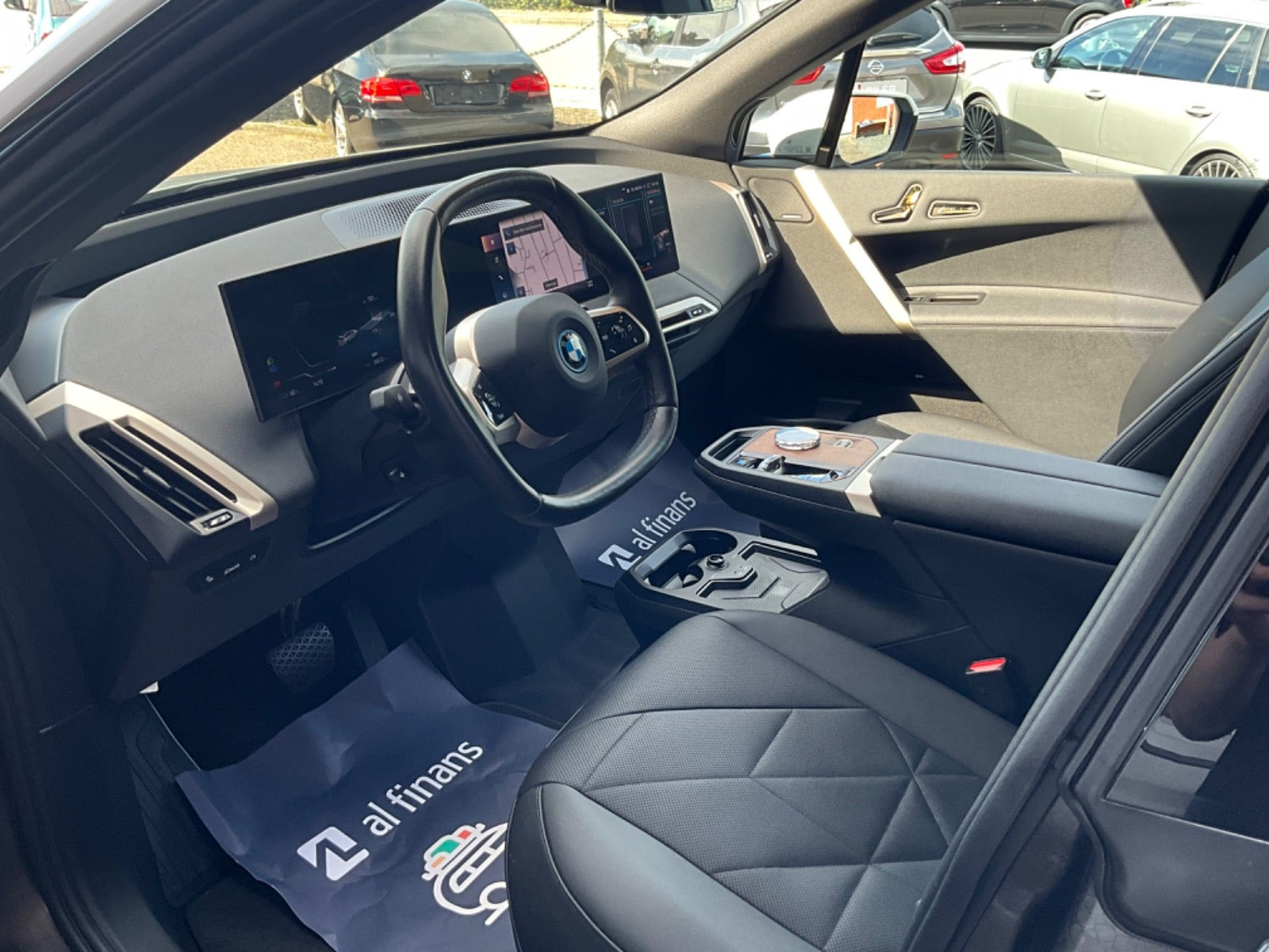 Hvid BMW iX fra 2022