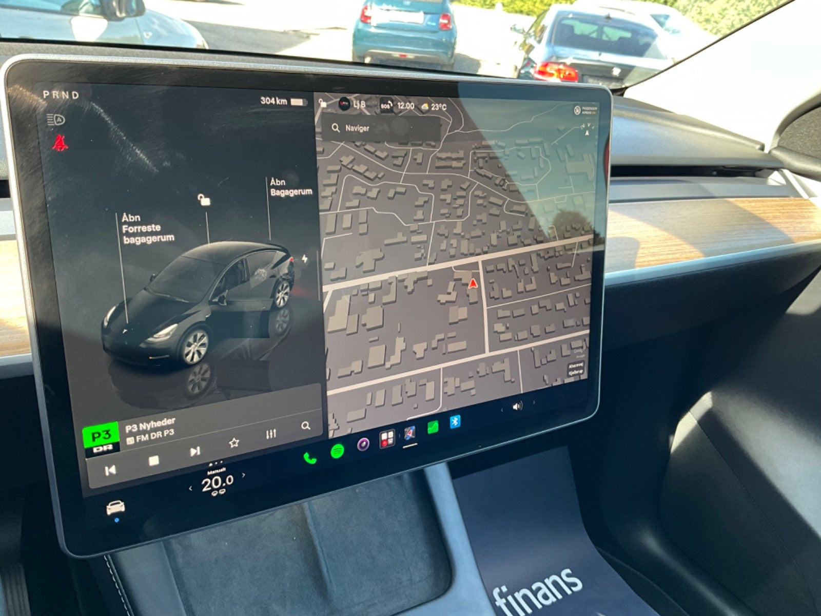 Sort Tesla Model Y fra 2023
