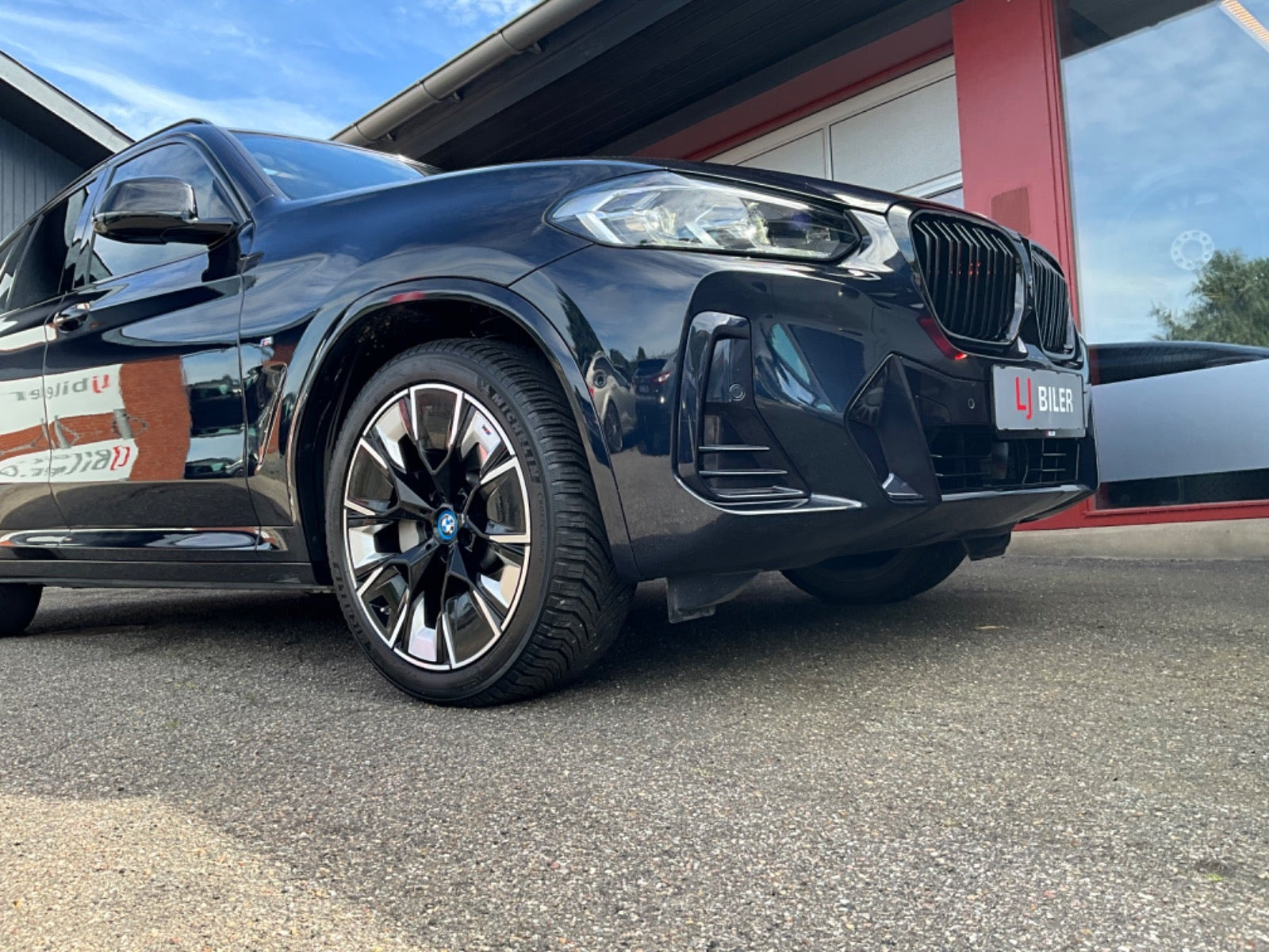 Sort BMW iX3 fra 2022