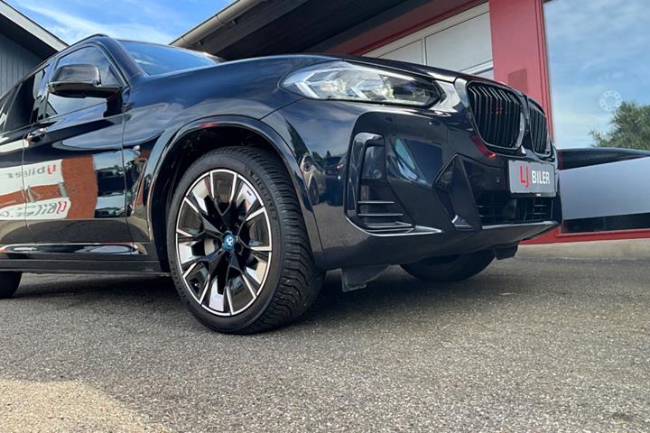 Sort BMW iX3 fra 2022