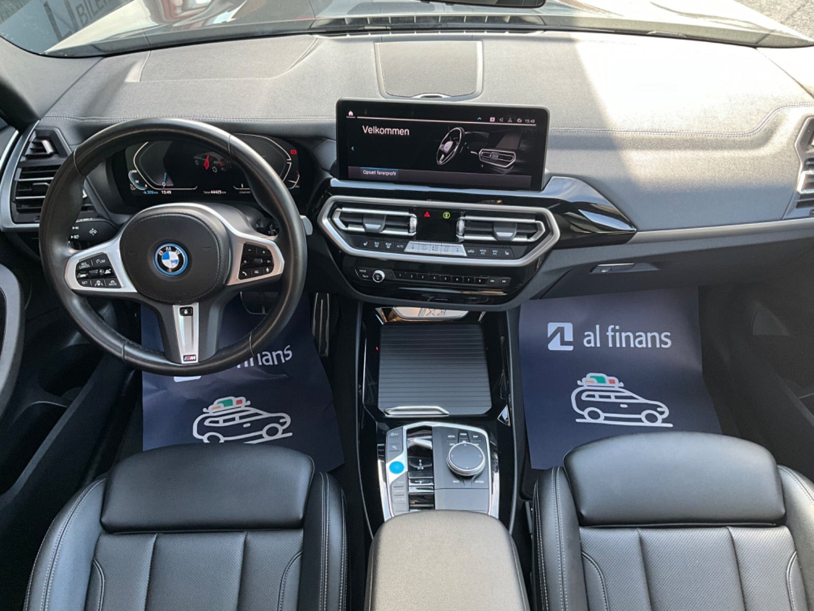 Grå BMW iX3 fra 2024
