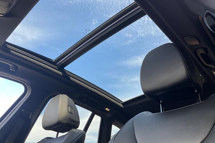 Grå BMW iX3 fra 2024
