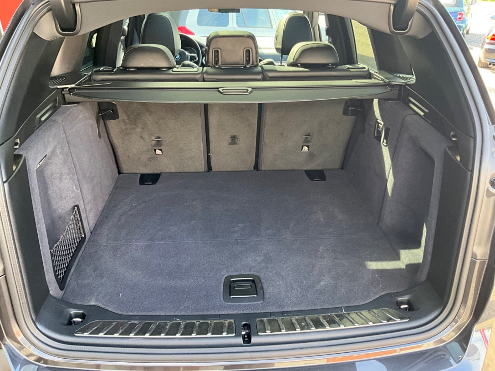 Grå BMW iX3 fra 2024