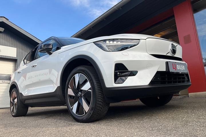 Hvid Volvo XC40 fra 2024