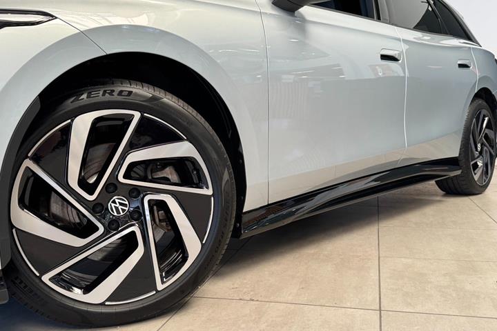 Sølv VW ID.7 fra 2025