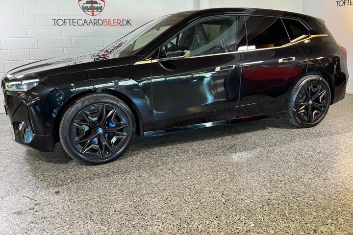 Sort BMW iX fra 2023