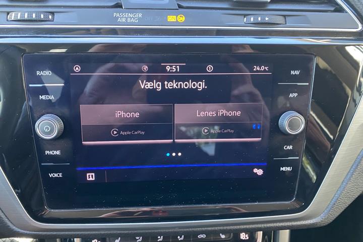 Sølv VW Touran fra 2021