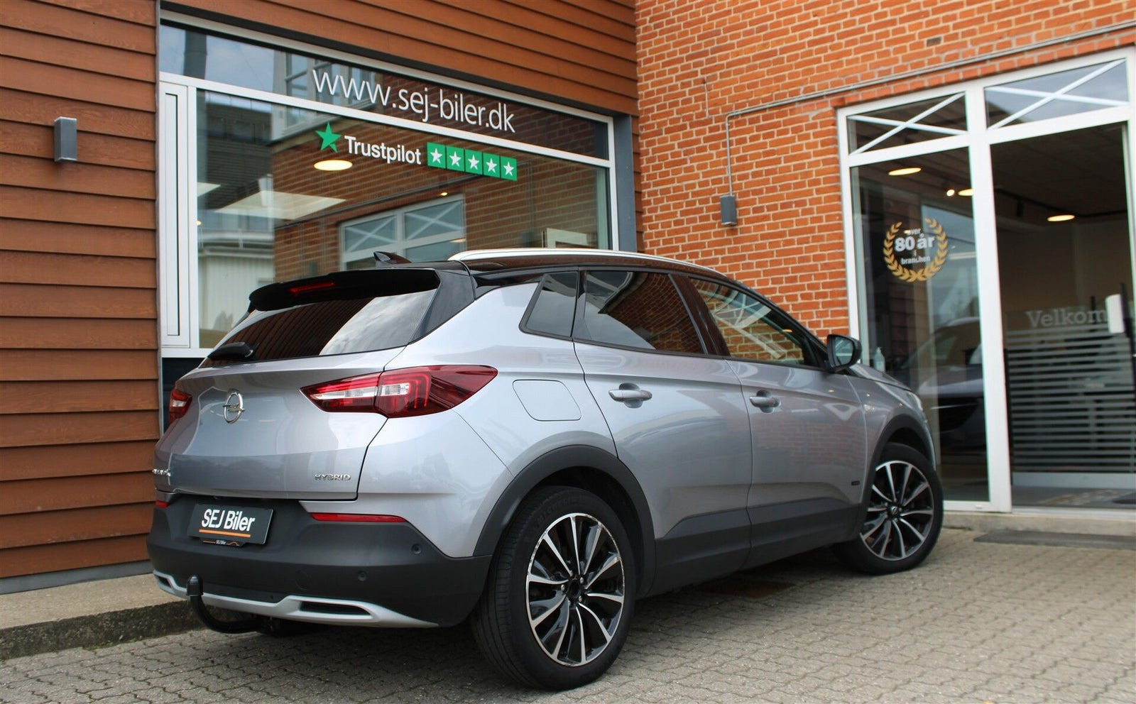 Grå Opel Grandland X fra 2021