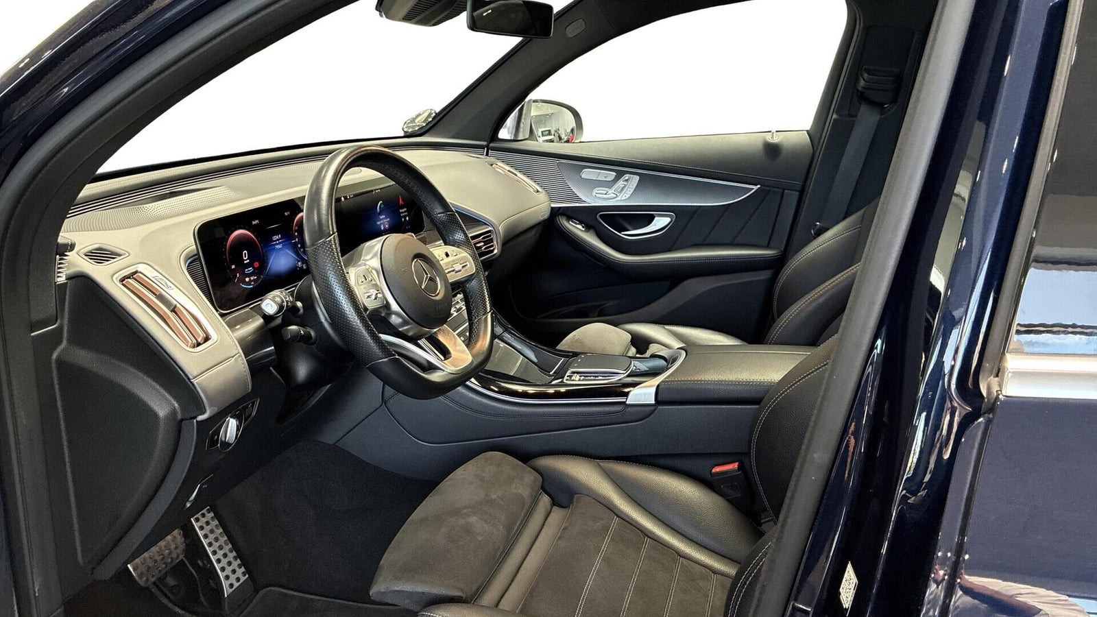 Blå Mercedes EQC400 fra 2020