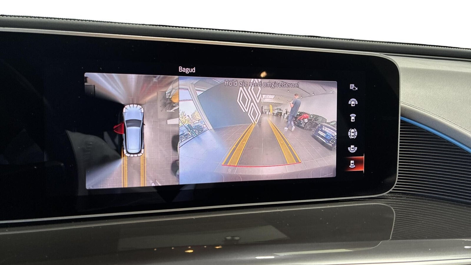Blå Mercedes EQC400 fra 2020