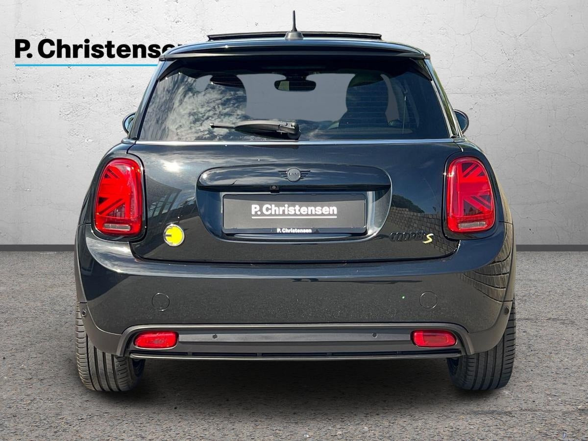 Sort Mini Cooper SE fra 2023