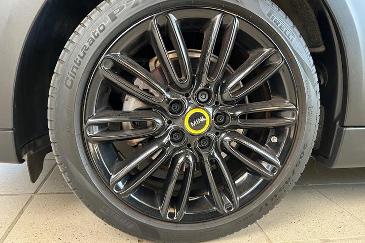 Sort Mini Cooper SE fra 2023