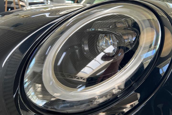 Sort Mini Cooper SE fra 2023