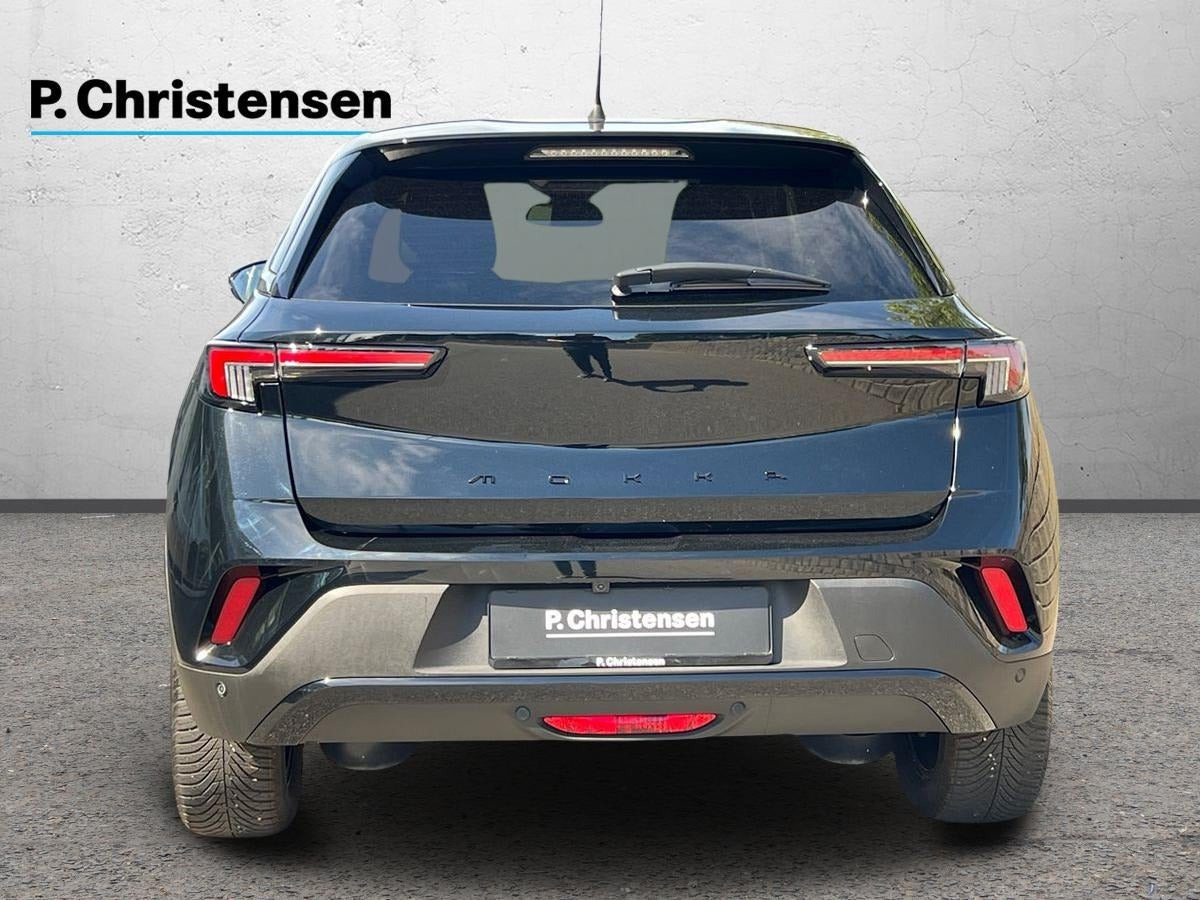 Sort Opel Mokka-e fra 2023