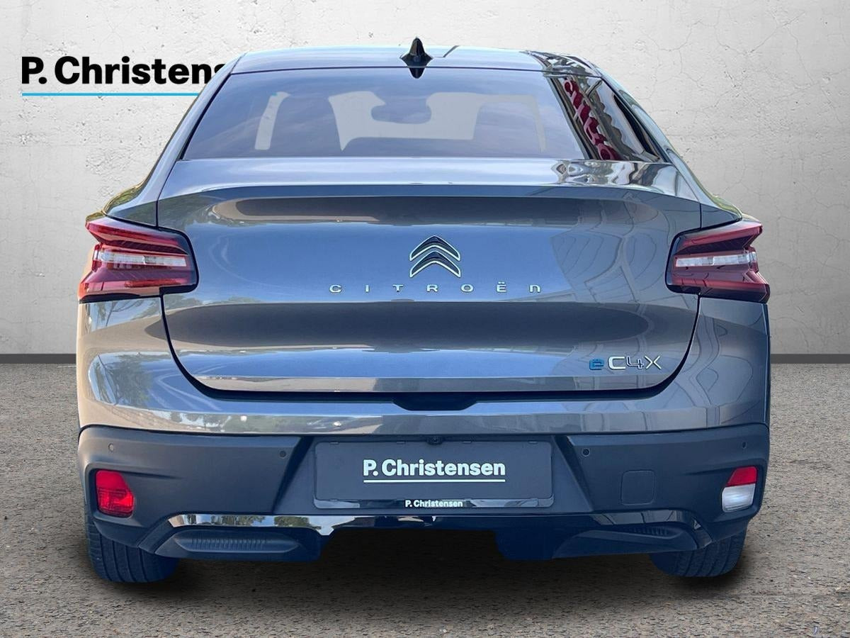 Grå Citroën ë-C4 X fra 2024