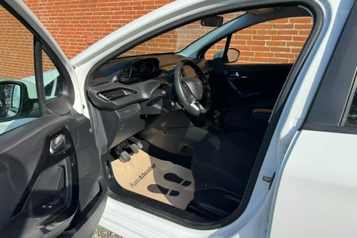 undefined Peugeot 208 fra 2017