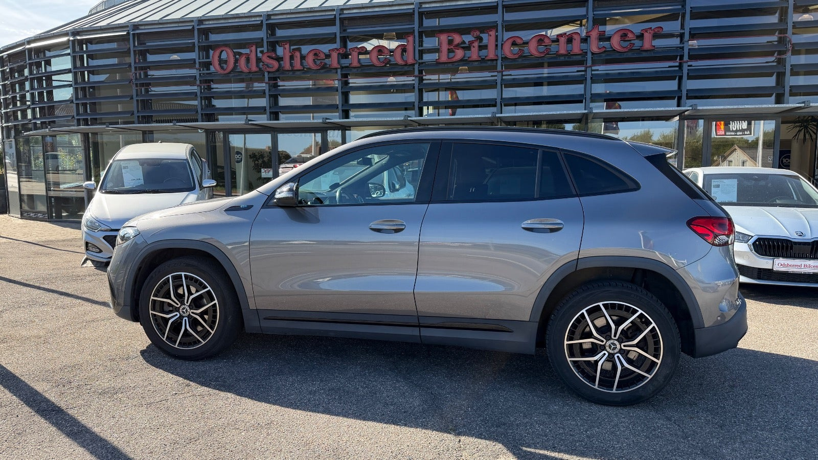 Grå Mercedes EQA250 fra 2022