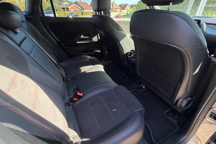 Grå Mercedes EQA250 fra 2022