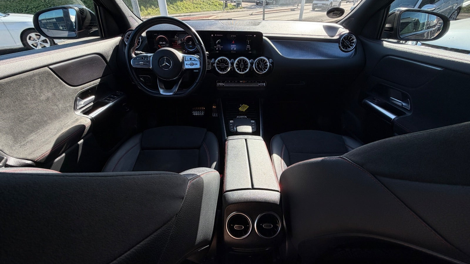 Grå Mercedes EQA250 fra 2022