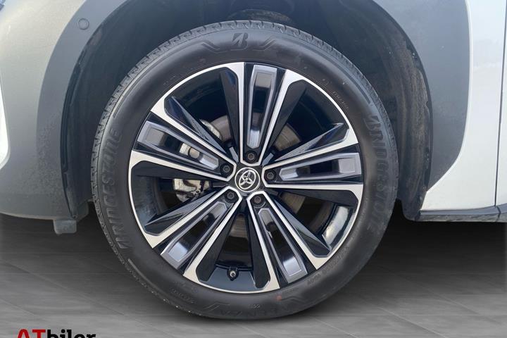Hvid Toyota BZ4X fra 2024