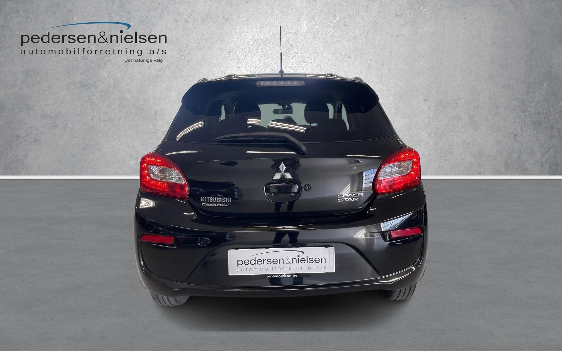 Sort Mitsubishi Space Star fra 2019