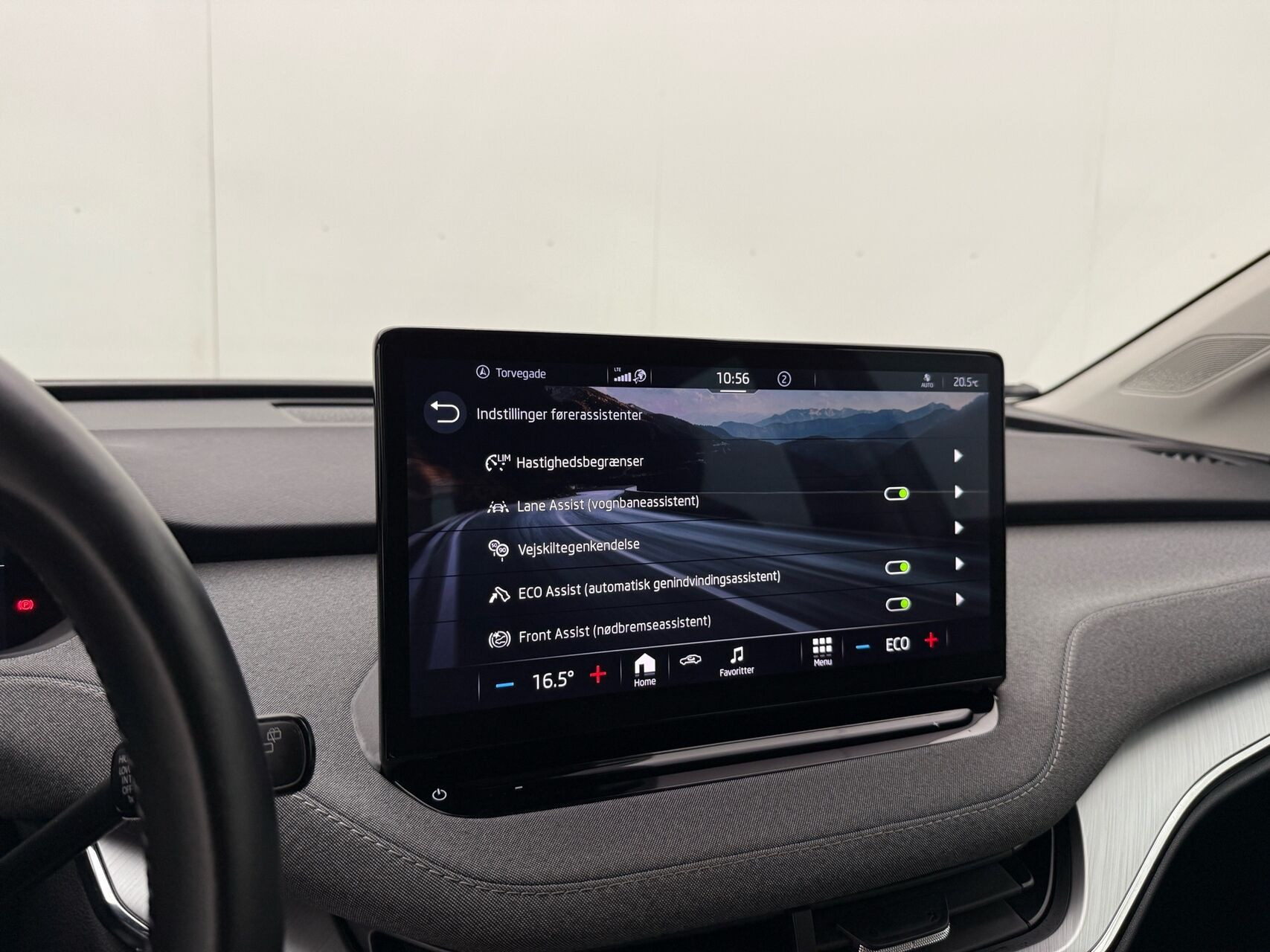 Grå Skoda Enyaq fra 2022