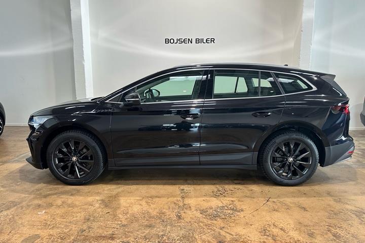 Sort Skoda Enyaq fra 2023